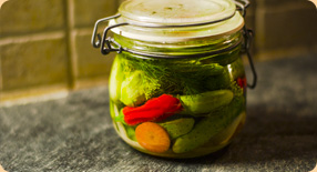 Nakládané okurky s chilli papričkami