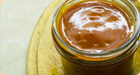 Hotový šípkový džem s chilli papričkami